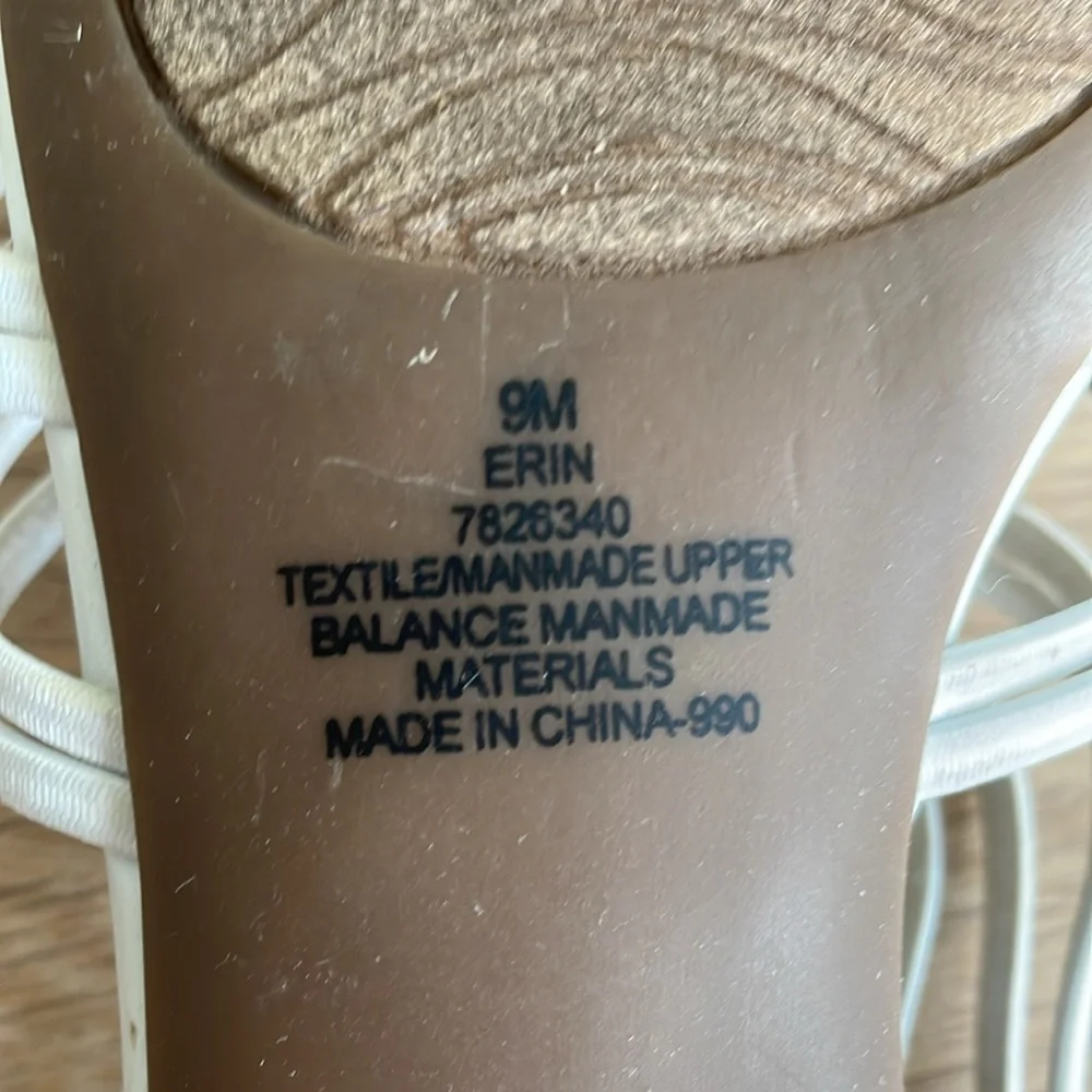 IMPO “ERIN” STRETCH MEMORY FOAM STRAPPY HEELS Size 9 White